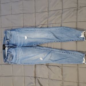 Banana Republic curvy skinny ripped jeans (size 28P / 6P)